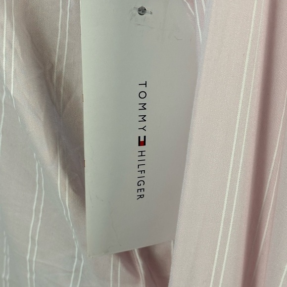 Tommy Hilfiger Long Sleeve Adaptive Magnet Closure Pinstripe Shirt - Pink - S/P - Picture 14 of 15